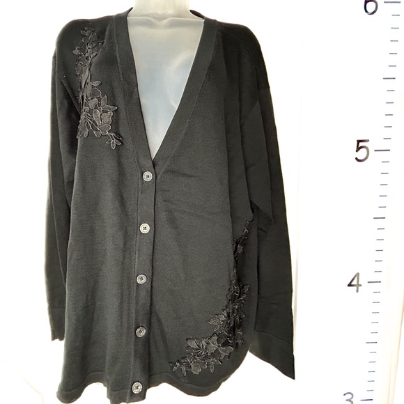 Isaac‎ Mizrahi Live Black 3D Floral Embroidery Cardigan Sweater NWT 1X - Picture 1 of 11